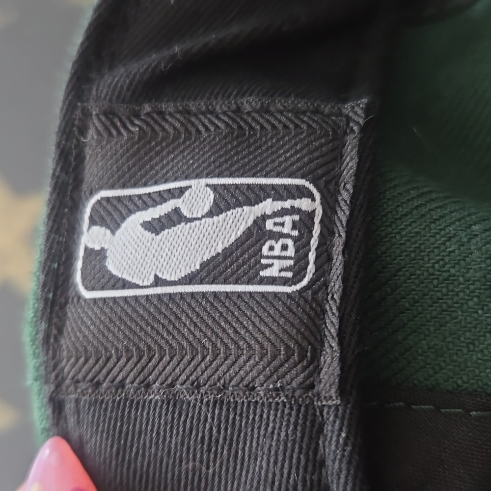 Milwaukee Bucks Hat - Picture 6 of 7